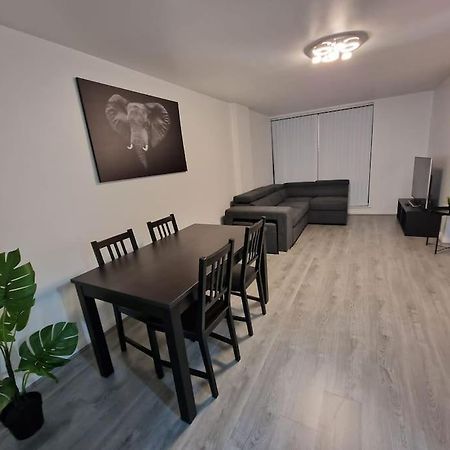 Contemporary City Centre Flat Belfast Bagian luar foto