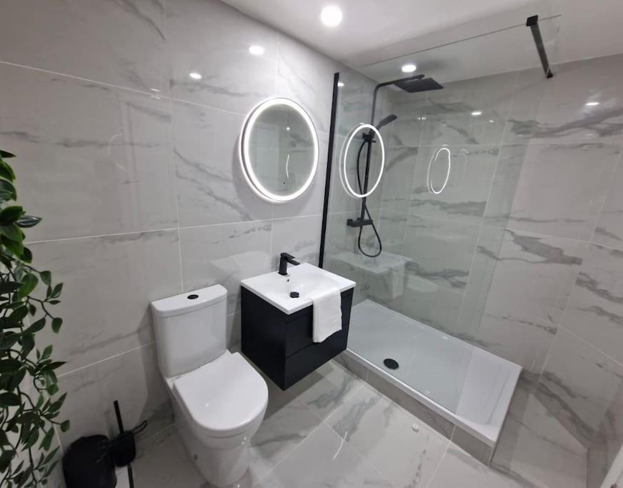 Contemporary City Centre Flat Belfast Bagian luar foto